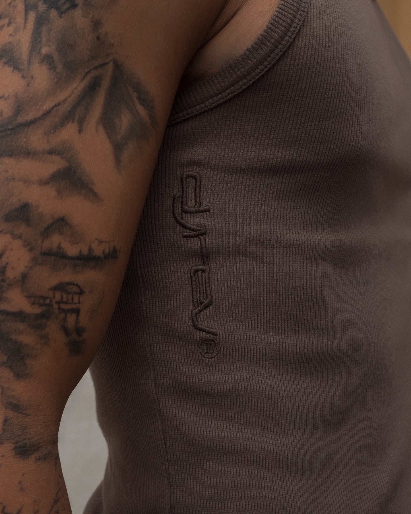 SURROUND SYSTEMS | Tanktop