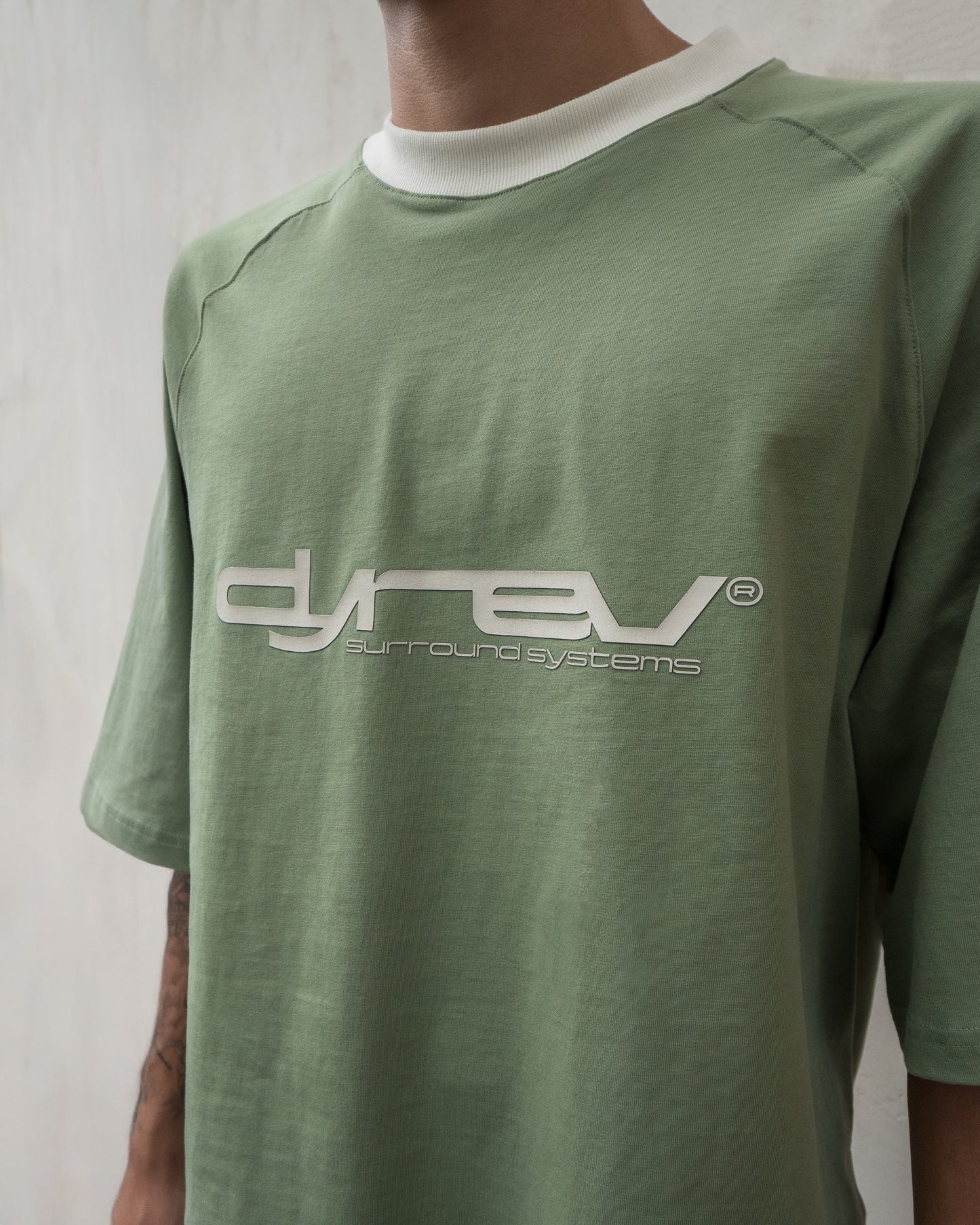 SURROUND SYSTEMS | T-Shirt