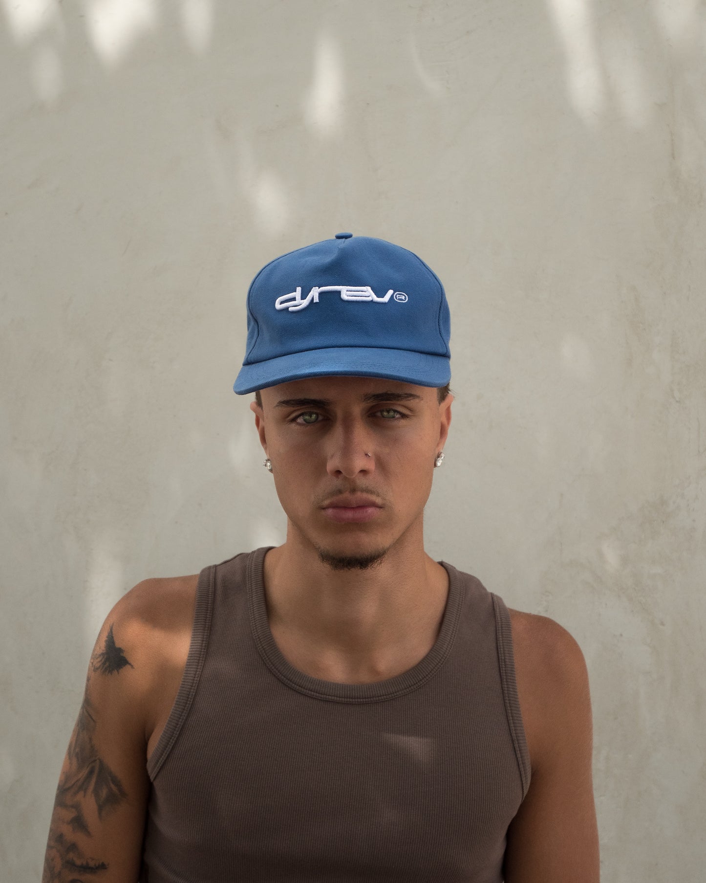SURROUND SYSTEMS | Cap